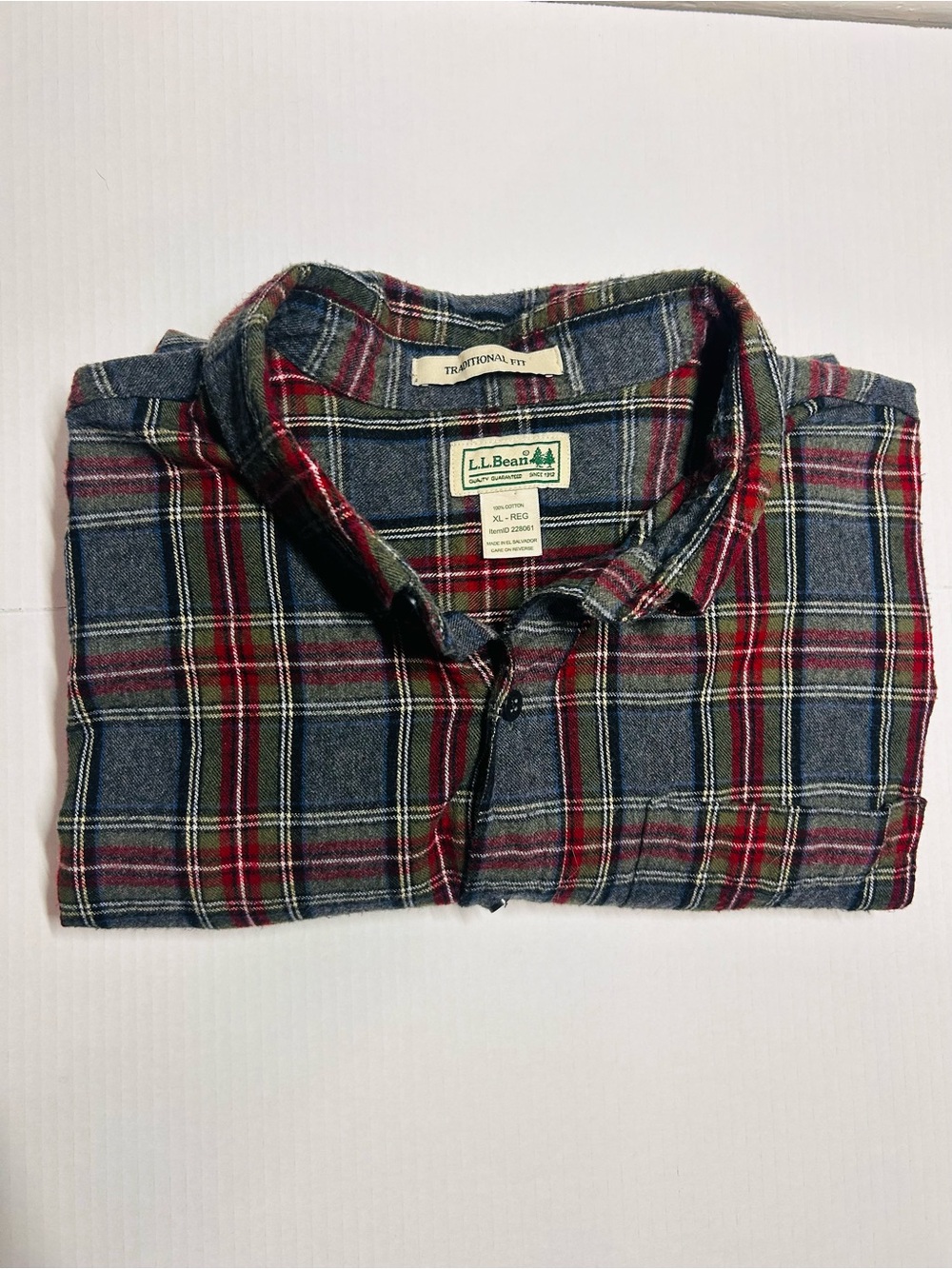 L.L.Bean Men’s Flannel Shirt Plaid Blue Red Traditional Fit Long Sleeve
